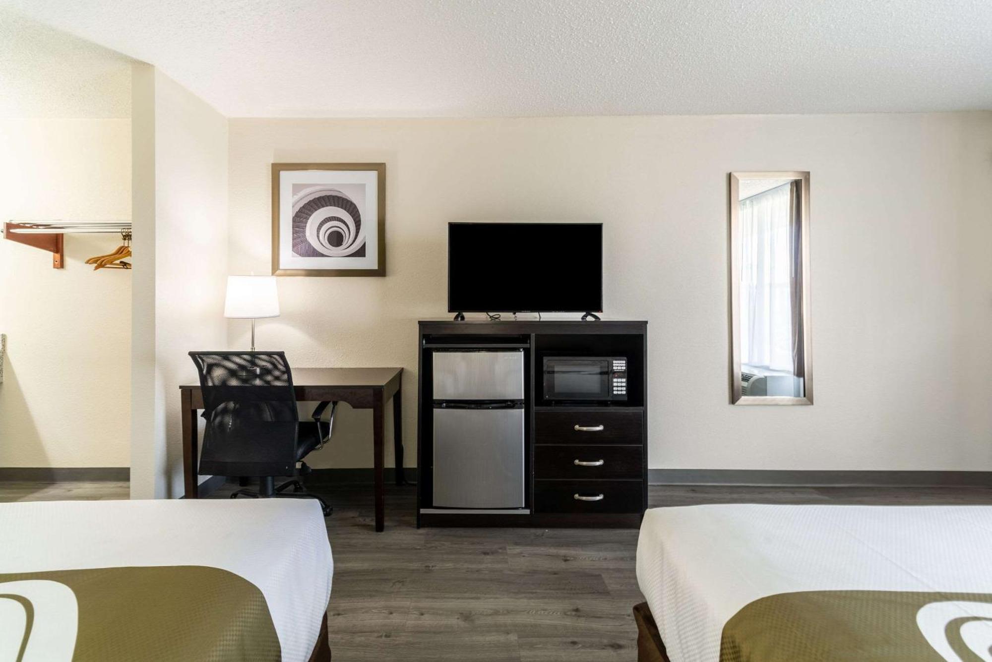Quality Inn & Suites Vandalia Near I-70 And Hwy 51 Exterior foto