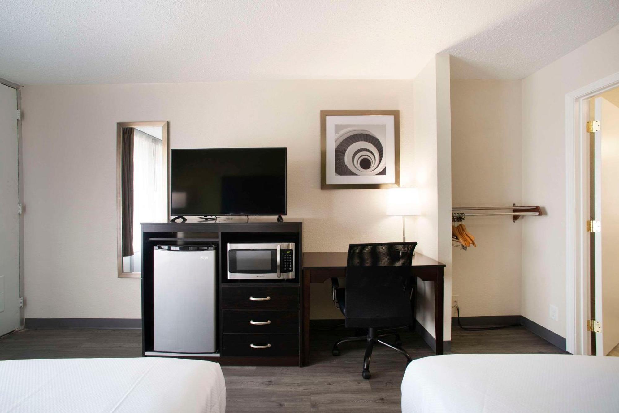 Quality Inn & Suites Vandalia Near I-70 And Hwy 51 Exterior foto