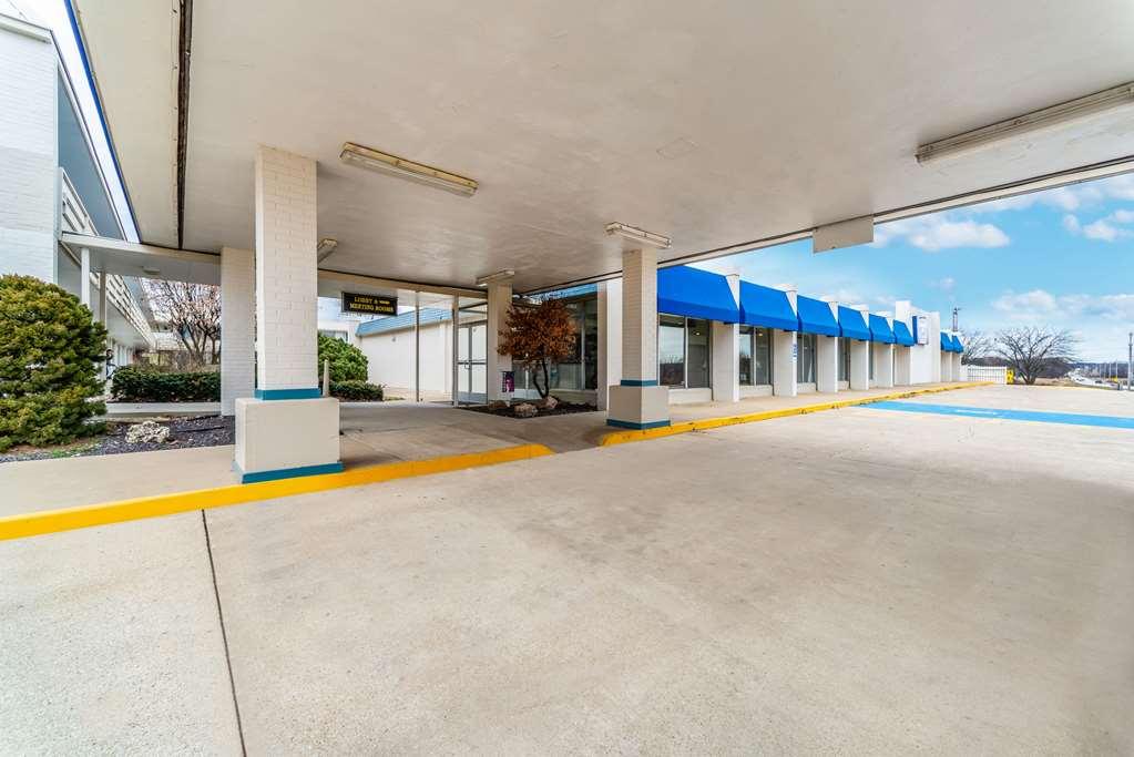 Quality Inn & Suites Vandalia Near I-70 And Hwy 51 Exterior foto