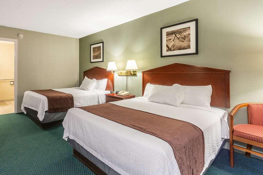 Quality Inn & Suites Vandalia Near I-70 And Hwy 51 Zimmer foto